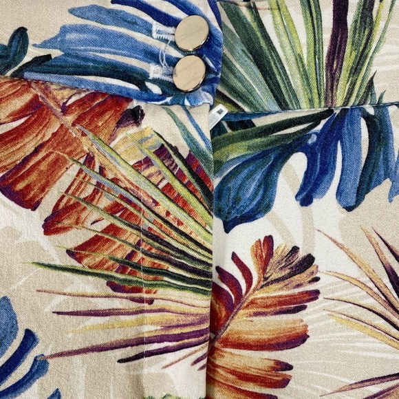 Chicos Palm Print Cropped Pants Stretch Size Medium (2.5) - Picture 5 of 9